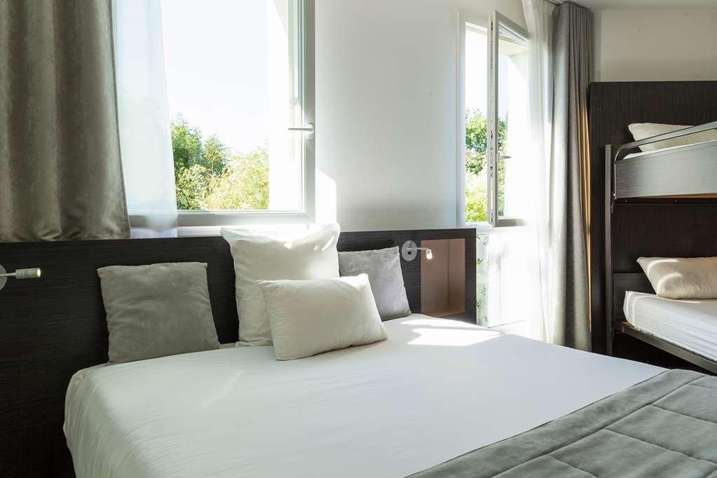 The Originals Boutique Hotel Restaurant Saint James, Montaigu-Vendee Szoba fotó